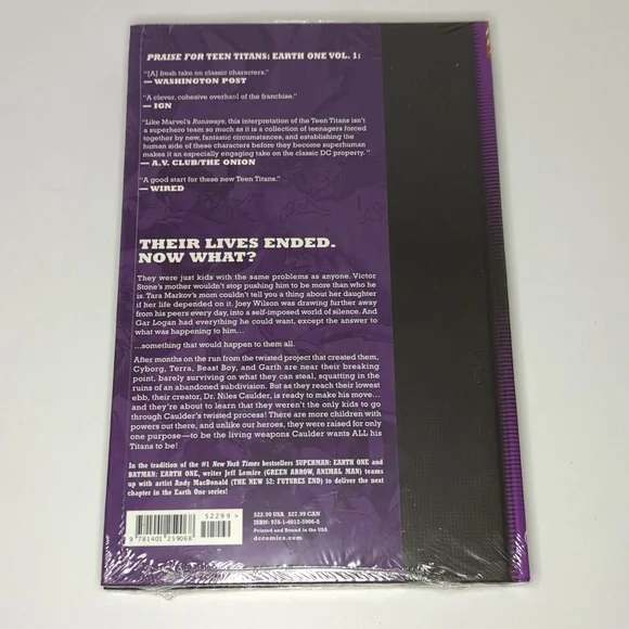 Earth One Volume 1 & 2 - Picture 4 of 5